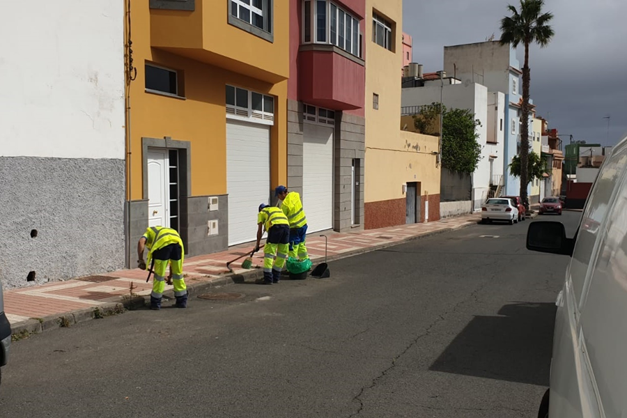 El Ayuntamiento continúa con el plan de limpieza integral en El Fondillo