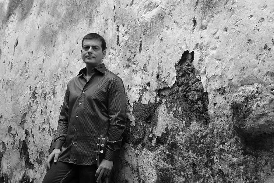 El timplista Benito Cabrera abre el quinto año del programa Musicando con Canarias: vino al mundo