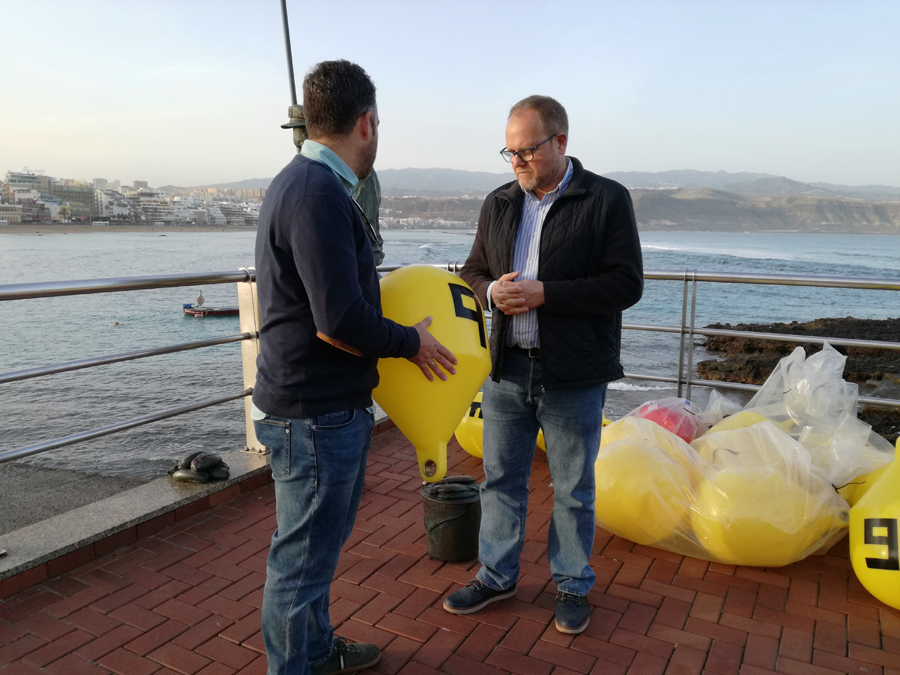 Ciudad de Mar mejora el canal náutico de La Puntilla con la instalación del nuevo equipamiento de señalización y fondeo