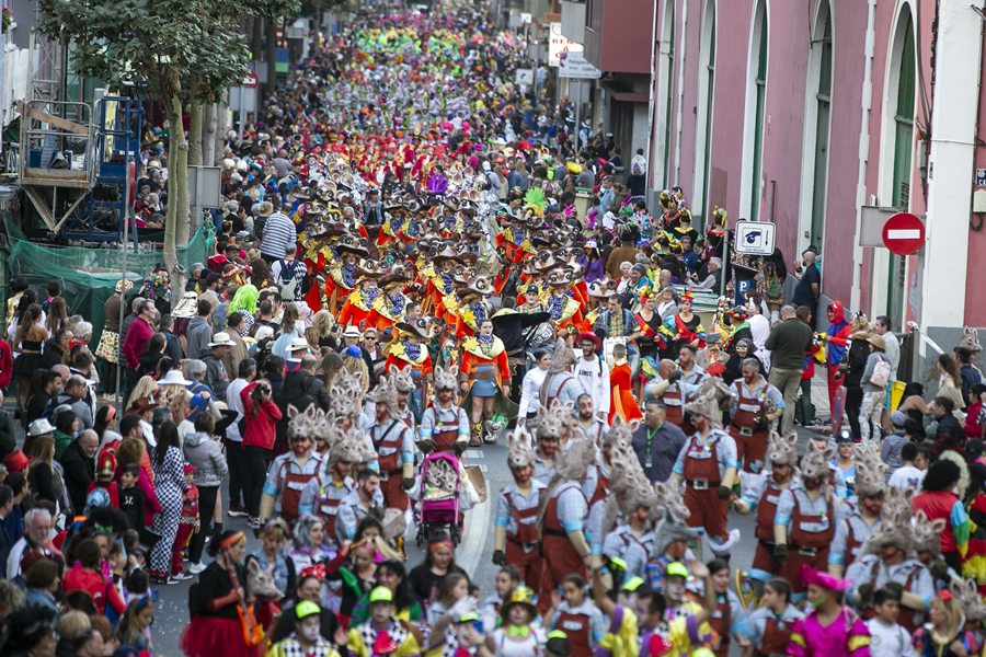 La gran cabalgata del Carnaval de «Érase una vez...» saldrá de la plaza Manuel Becerra con 124 carrozas