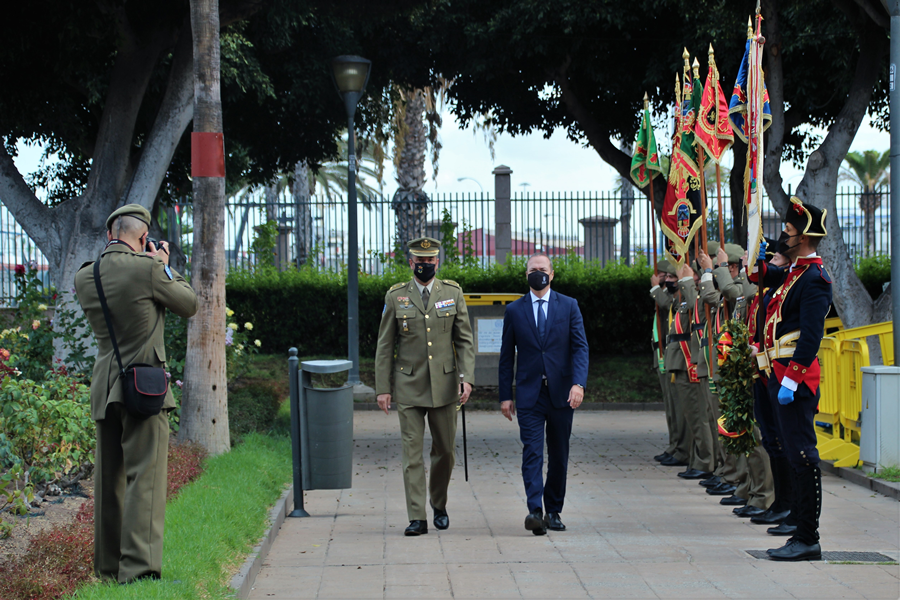 La ciudad celebra el 426 aniversario de la Batalla de La Naval con un homenaje a los caídos en los jardines del Castillo de la Luz