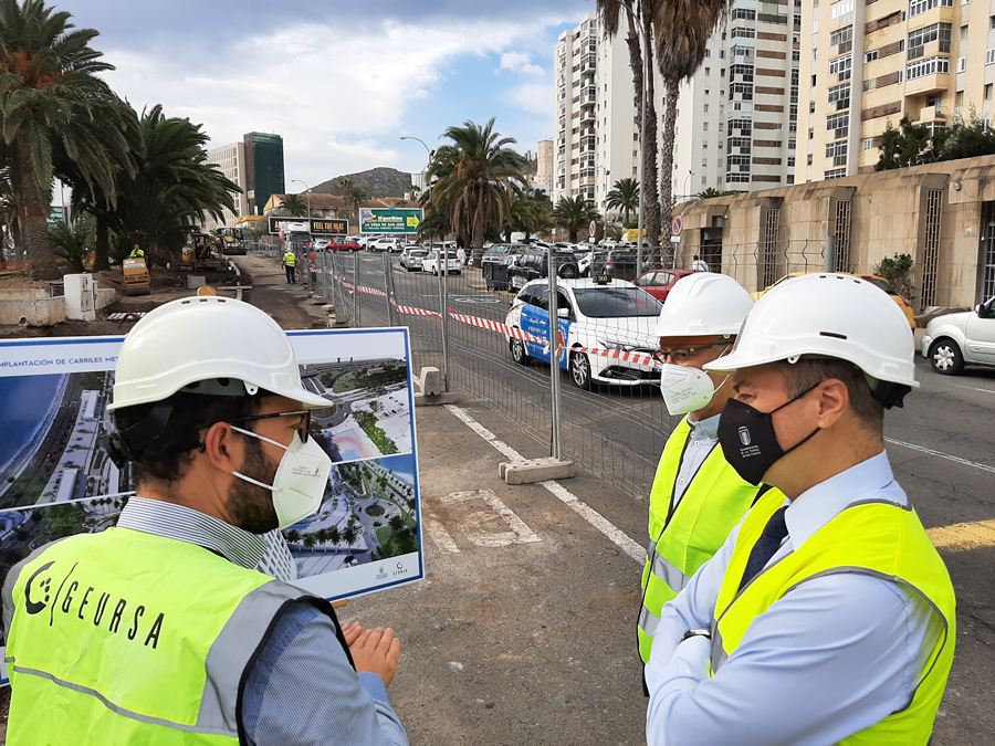 El Ayuntamiento culminará el próximo verano las obras que renovarán dos aparcamientos y crearán nuevas zonas verdes y aceras en la Vega de San José