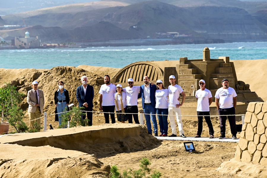 El Belén de Arena de Las Palmas de Gran Canaria da la bienvenida al público y enciende la Navidad en Las Canteras