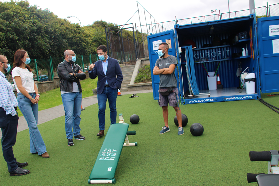 El IMD potencia la actividad física al aire libre en Ciudad Alta con la instalación de Cubofit en el Parque Juan Pablo II