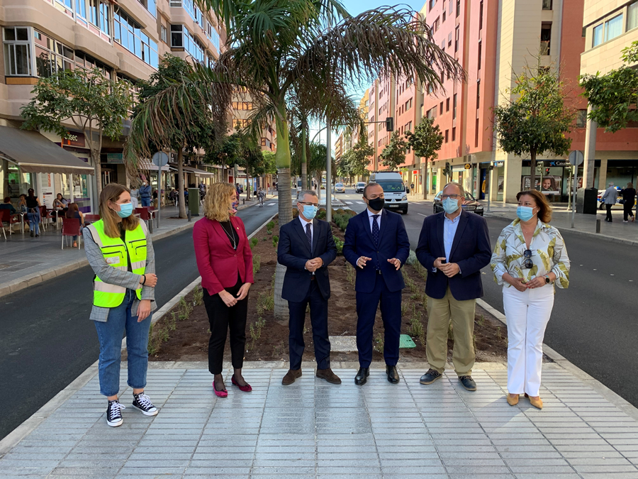 El Ayuntamiento abre el tramo de la MetroGuagua entre las calles Venegas y Luis Doreste Silva, que ganan accesibilidad y zonas verdes