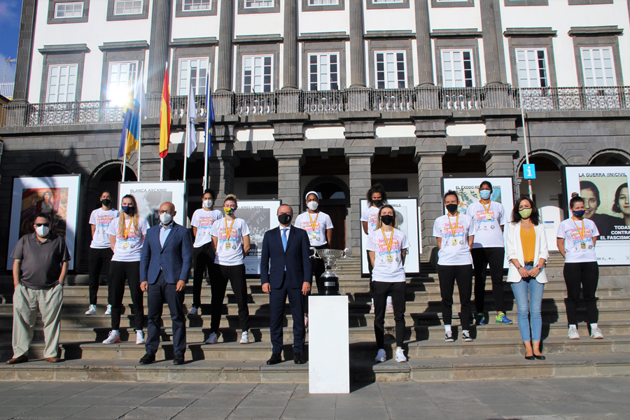 El Ayuntamiento felicita al Club Voleibol JAV Olímpico tras conquistar la Liga Iberdrola Femenina
