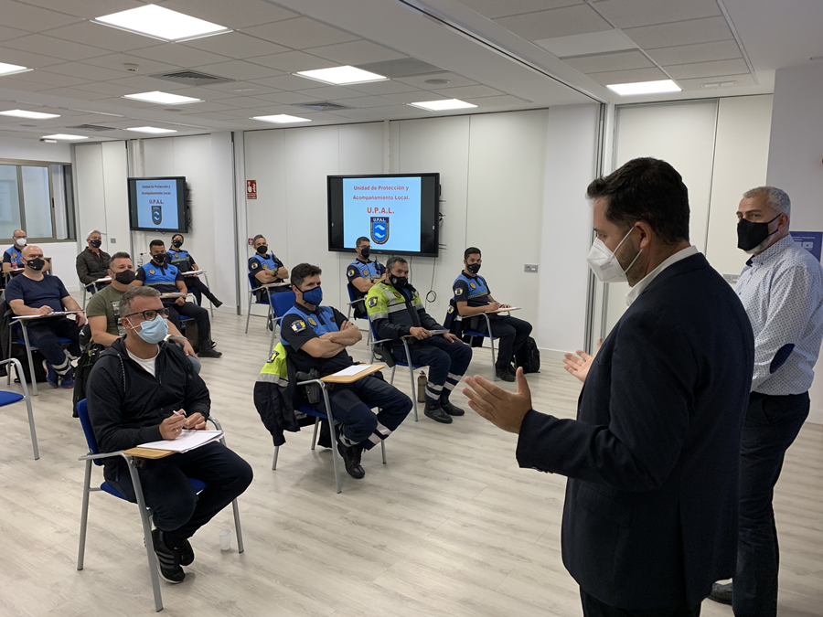 El Ayuntamiento especializa a 25 policías locales en atención a víctimas de violencia de género, menores, personas sin hogar y prostitución