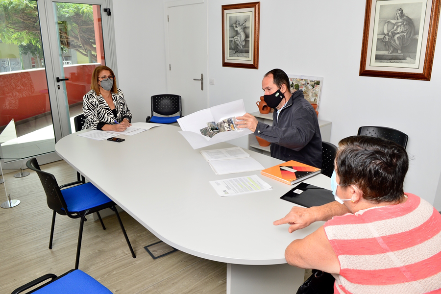 El Ayuntamiento analiza junto a vecinos de El Román las propuestas de mejora del barrio