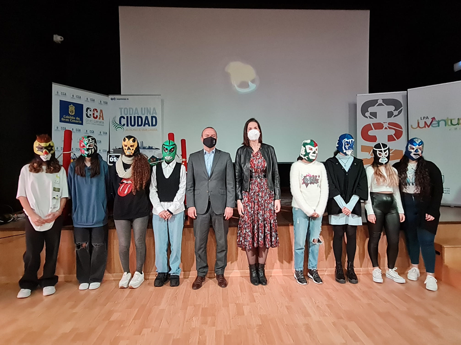 El alcalde preside la gran final del 'LuchaLibrito' 2021 en la que sale ganadora la pareja del IES La Minilla