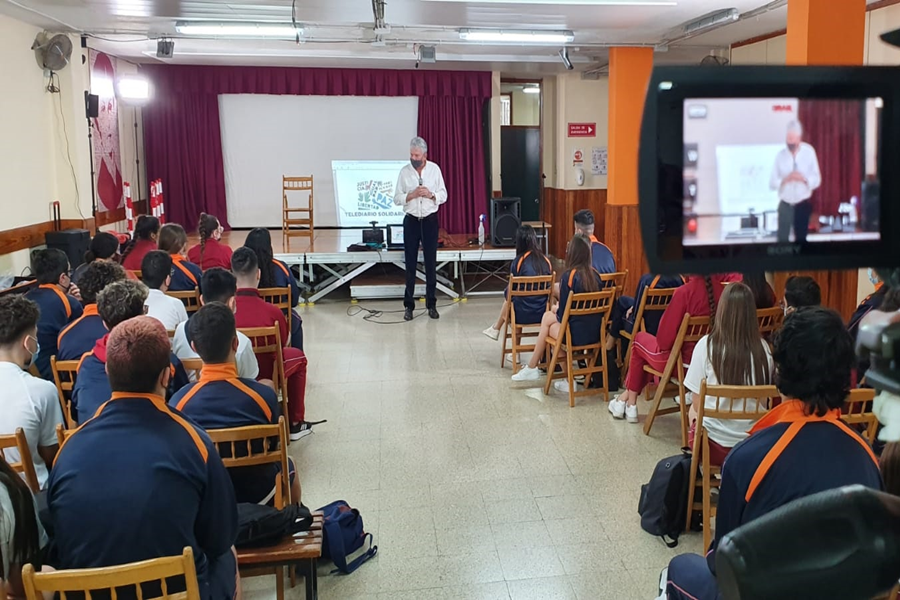 Pedro Quevedo mantiene un encuentro con el alumnado del Centro Sopeña para fomentar la solidaridad internacional