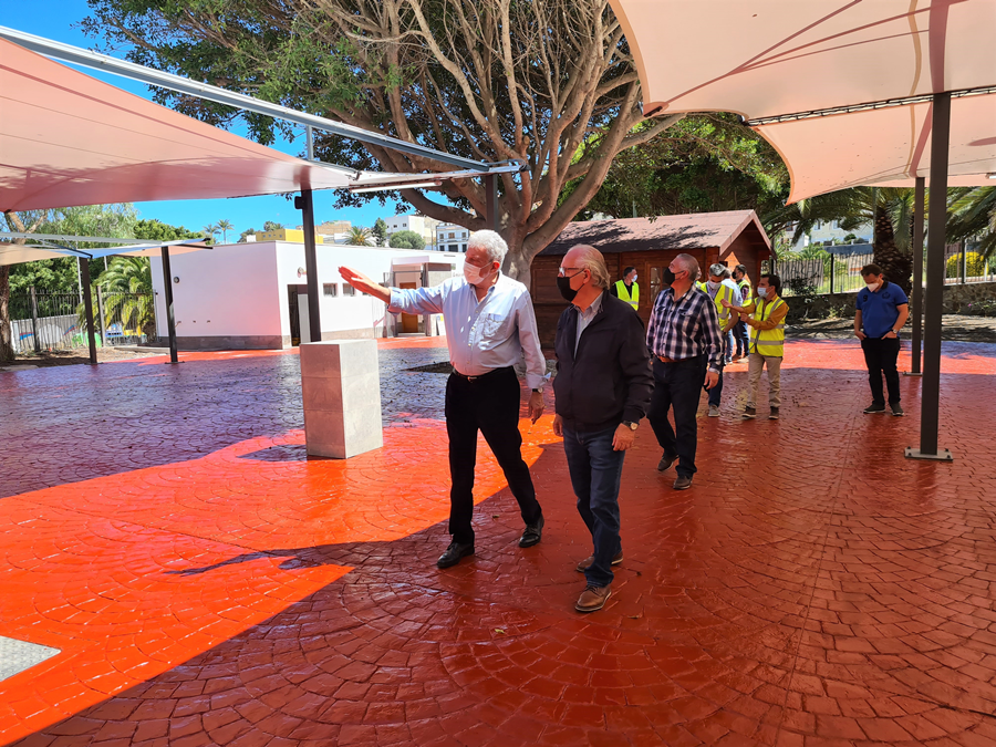 Pedro Quevedo supervisa las obras del Mercadillo Agrícola de San Lorenzo