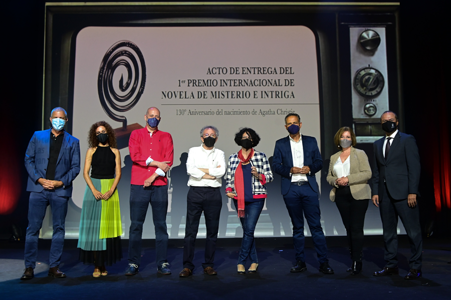 Ximo Llorens y Jordi Peidro reciben el Premio Internacional de Novela de Misterio e Intriga por El decapitado de Harrogate