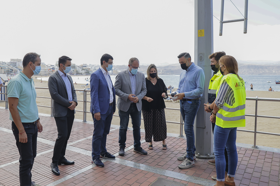 El Ayuntamiento inicia la modernización tecnológica de los servicios de Las Canteras a través del proyecto Smart Beach