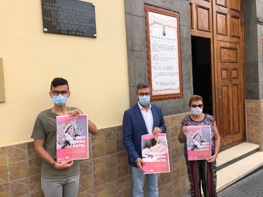 Zamorano junto a miembros de la comision de fiestas 3