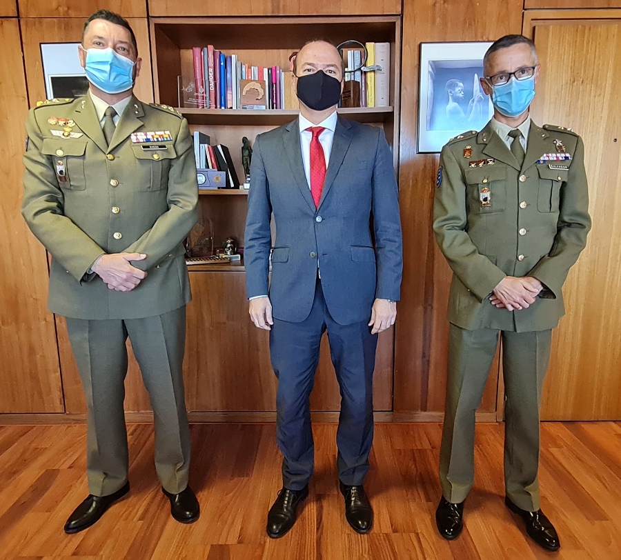 Hidalgo da la bienvenida al nuevo coronel del Regimiento de Artillería nº 94