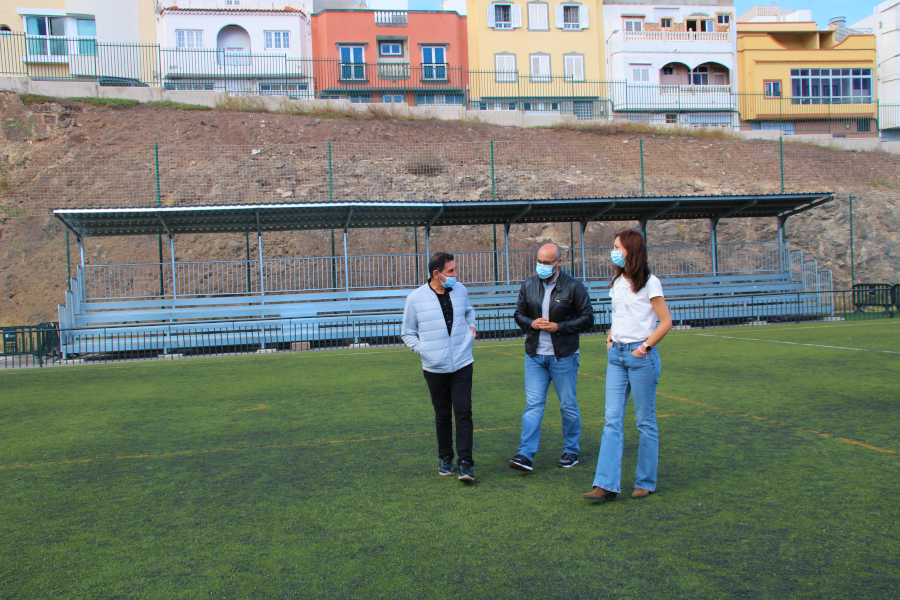 El IMD revitaliza las instalaciones deportivas de Tamaraceite con la construcción de un nuevo graderío en el campo de La Mayordomía II