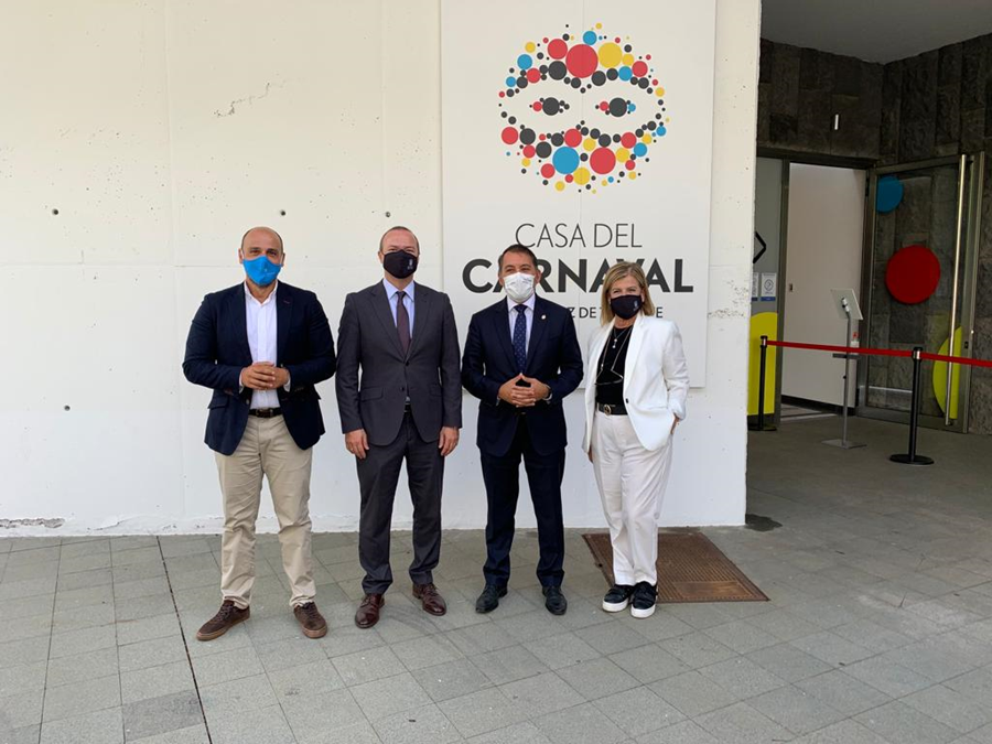 Las Palmas de Gran Canaria y Santa Cruz de Tenerife establecen acciones conjuntas para organizar Navidad y el Carnaval