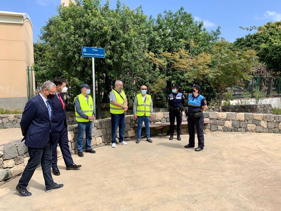 El Ayuntamiento dedica una plaza a los veteranos de la Policía Local en la Vega de San José