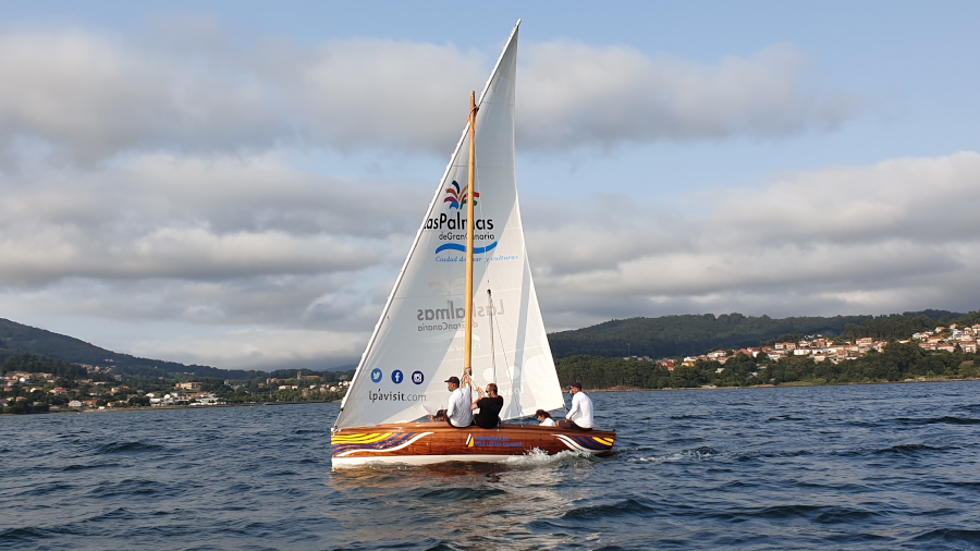 El bote de Vela Latina ¿Las Palmas de Gran Canaria¿ viaja hasta Mallorca para navegar por primera vez en el Mediterráneo