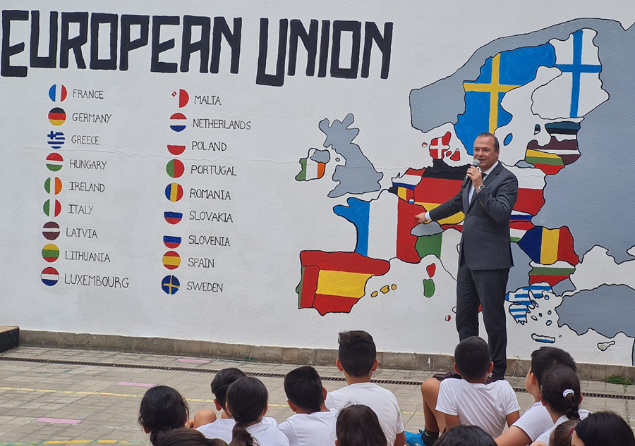 Hidalgo inaugura la II Europe Week en el IES Simón Pérez en la que participarán 400 alumnos