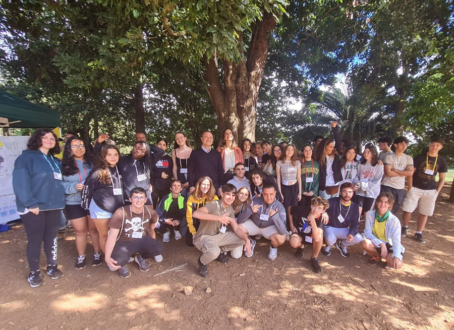 Hidalgo destaca la importancia de que la juventud "interiorice" el desarrollo sostenible en un encuentro con 100 jóvenes en Osorio