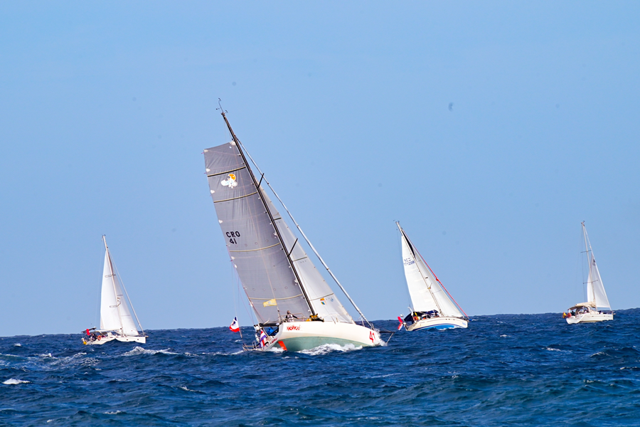 La regata ARC January pone rumbo a El Caribe en su primera salida desde Las Palmas de Gran Canaria