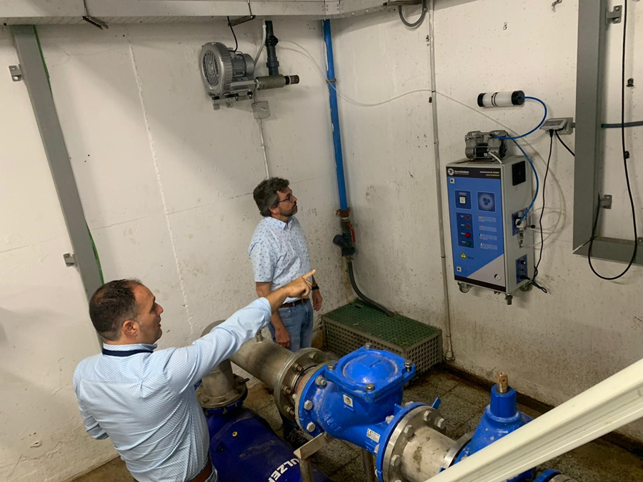 Salud Pública sanea las instalaciones y el entorno del depósito de tormentas de La Cícer con un tratamiento a base de ozono