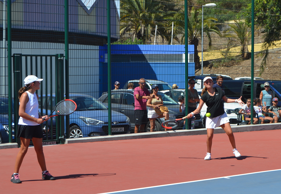 Más de medio millar de deportistas y usuarios disfrutan de las nuevas Pistas de Tenis Carla Suárez en sus primeros dos meses