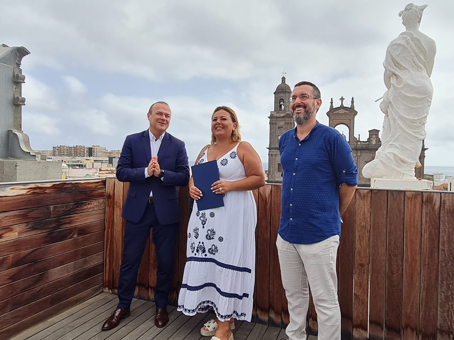 Hidalgo mantiene un encuentro con la alcaldesa de Puerto Real y el primer edil de La Línea de la Concepción