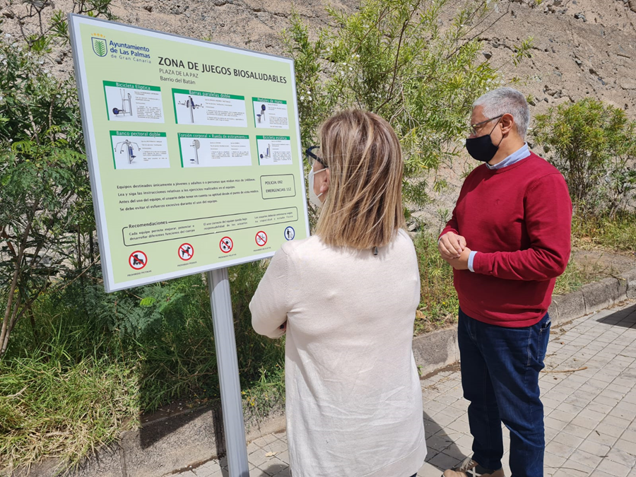 El Ayuntamiento instala nuevos aparatos biosaludables en cuatro barrios de la ciudad mediante los presupuestos participativos