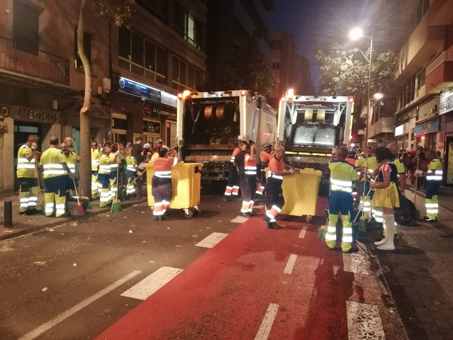 El Ayuntamiento retira más de 16500 kilos de residuos de las calles tras la Gran Cabalgata