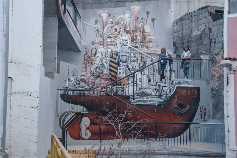 El Risco de San Nicolas homenajea al poeta Tomas Morales con un mural realizado por jovenes del barrio