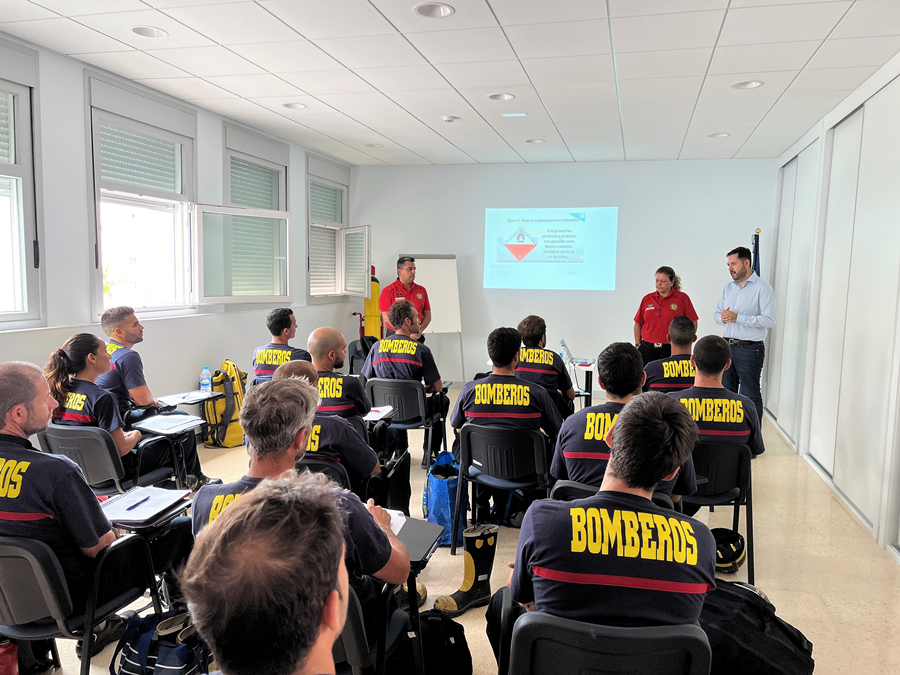 Los 31 nuevos bomberos de la ciudad superan el ecuador del periodo de formación
