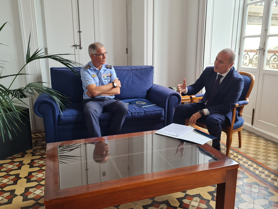 Hidalgo mantiene un encuentro con el jefe del Mando Aéreo de Canarias (MACAN)