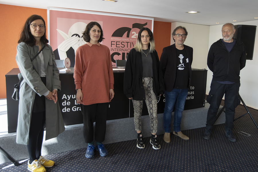 Ione Atenea estrena el palmarés de Panorama España con Los caballos mueren al amanecer