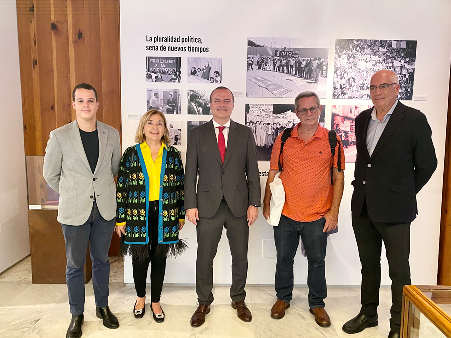 Hidalgo analiza con uno de los ¿Padres¿ de la Constitución, Miquel Roca, el papel de la Carta Magna en los coloquios de "La Transición, punto de encuentro"