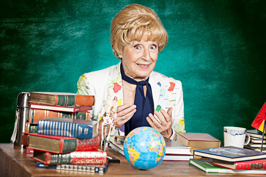 El autoritarismo llevado al humor de «La señorita Doña Margarita» inaugura la nueva temporada de «Es jueves, es teatro»