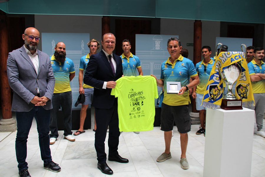 Hidalgo felicita a la plantilla del Molina Sport tras lograr su segundo título nacional en la Liga Élite de hockey en línea