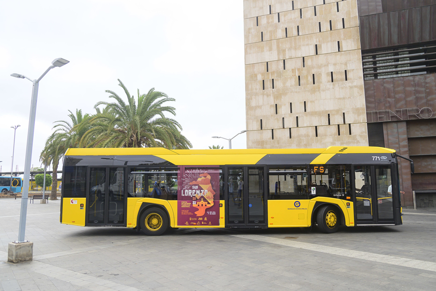 Guaguas Municipales activa un servicio especial de transporte para facilitar la asistencia a la noche de los Fuegos de San Lorenzo