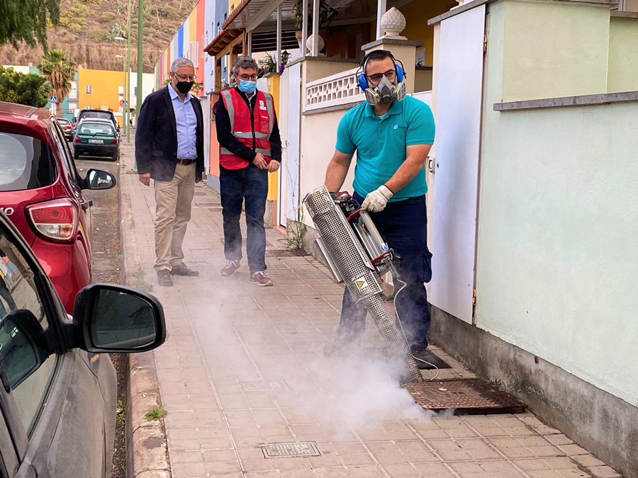 Salud Pública finaliza en Marzagán un plan de choque antiplagas a través de humo insecticida