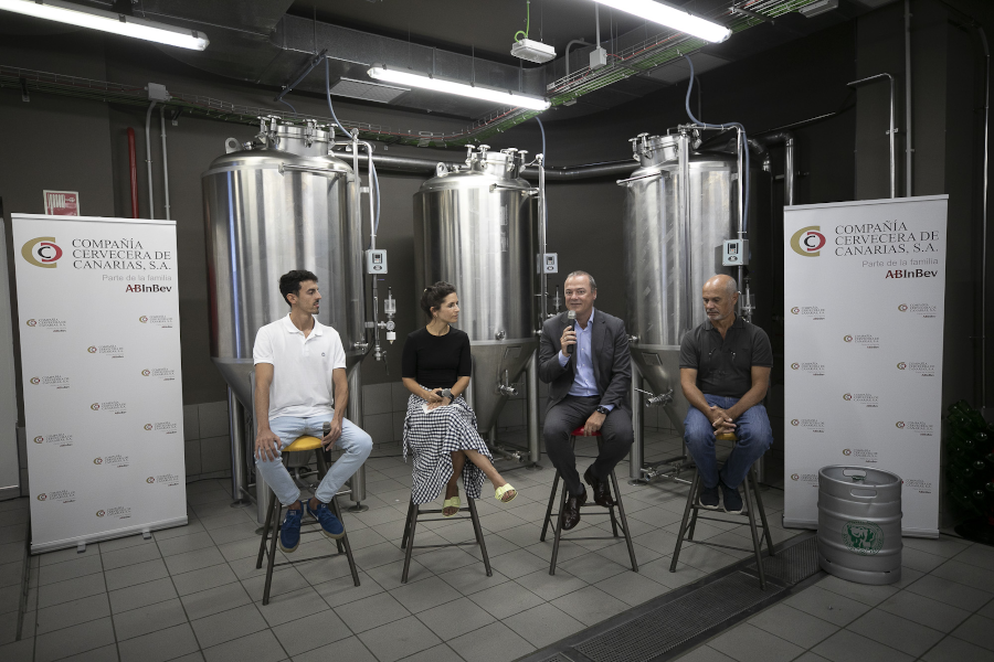 El Ayuntamiento y Compañía Cervecera de Canarias ponen en valor la riqueza marina de Las Canteras