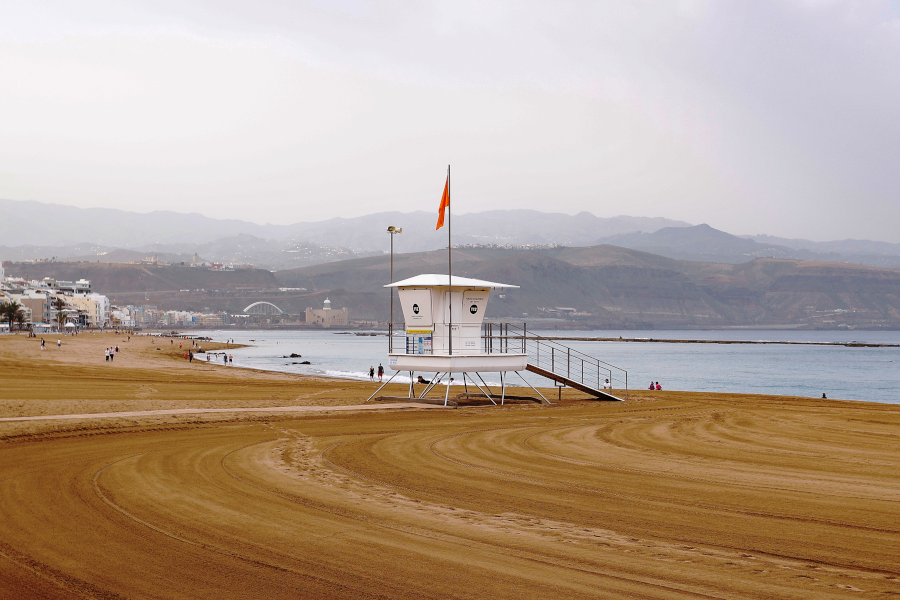 Ciudad de Mar incorpora el color naranja a las banderas de señalización sobre el estado del mar