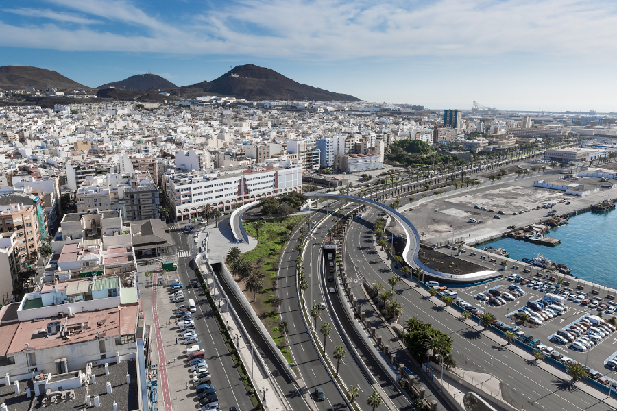 La pasarela Onda Atlántica, nominada como mejor proyecto público en los premios Building of the Year 2022 de ArchDaily