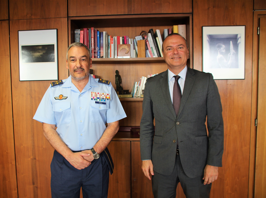 Augusto Hidalgo mantiene un encuentro con el nuevo Jefe del Mando Aéreo de Canarias, Francisco Javier Vidal Fernández