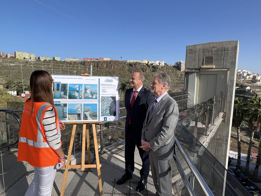 El Ayuntamiento mejora la accesibilidad de Lomo Verdejo con la puesta en marcha del ascensor urbano