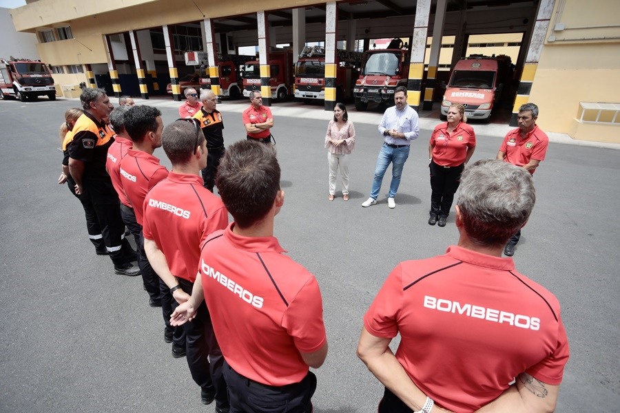 Bomberos y Protección Civil de Las Palmas de Gran Canaria parten hacia Tenerife para colaborar en la extinción del fuego