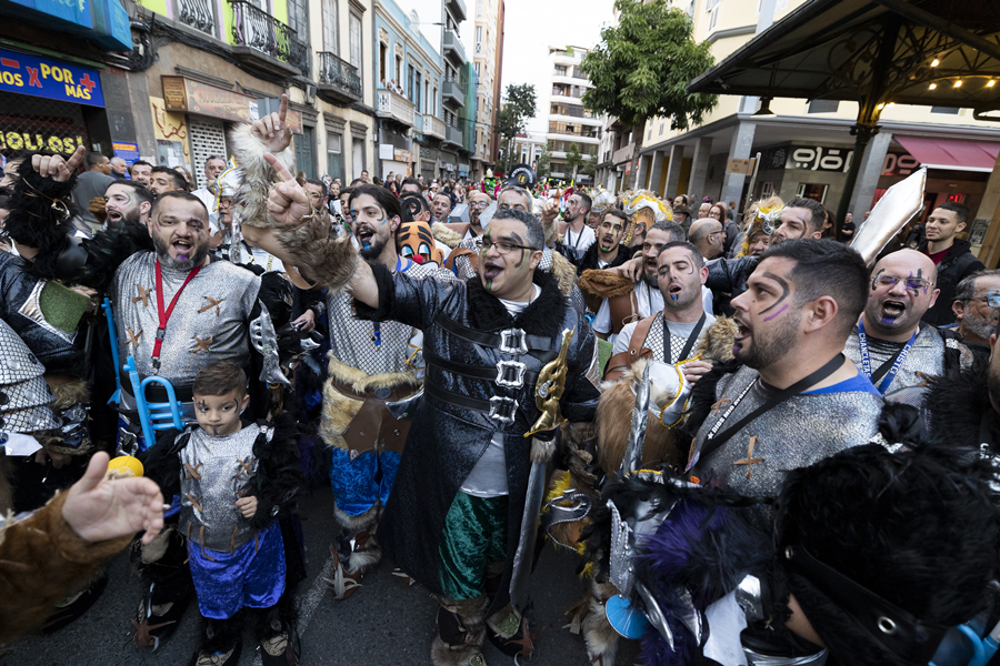 Los protagonistas del Carnaval de «Studio 54» se pasearon ante 15.000 personas