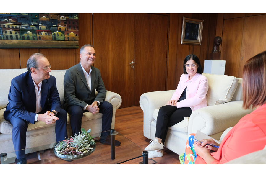Darias estudia junto a la Fundación Piel Sana proyectos para avanzar hacia una ciudad dermosaludable