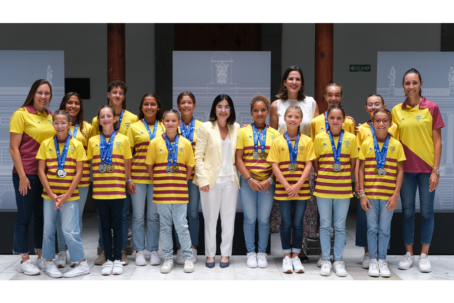 Darias felicita al equipo de Natación Artística del CN Metropole por los éxitos cosechados en el Campeonato de España Alevín y Júnior