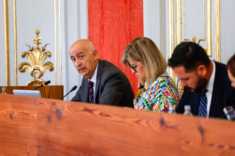 El Ayuntamiento se compromete a avanzar en el proceso de modernización de la Administración municipal
